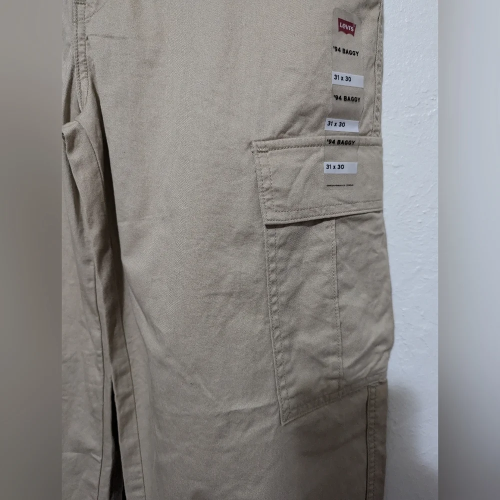 NWT Levi's Women's '94 Baggy Cargos Size 31x30 - Picture 7 of 9